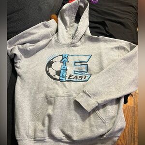 Gildan Raiders Soccer Hoodie Gray Graphic Pullover – Size L